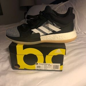 Men’s Athletic Shoes